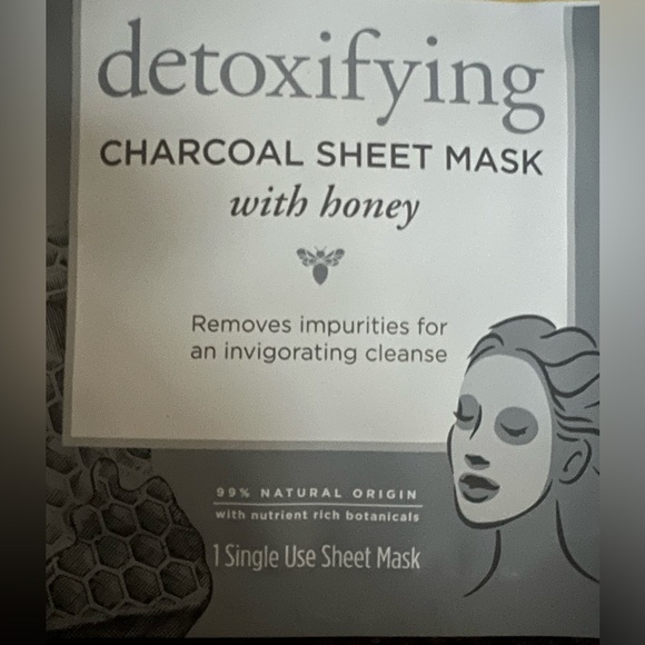 3 Set Of BURT'S BEES detoxifying charcoal sheet mask with Honey - Picture 4 of 4